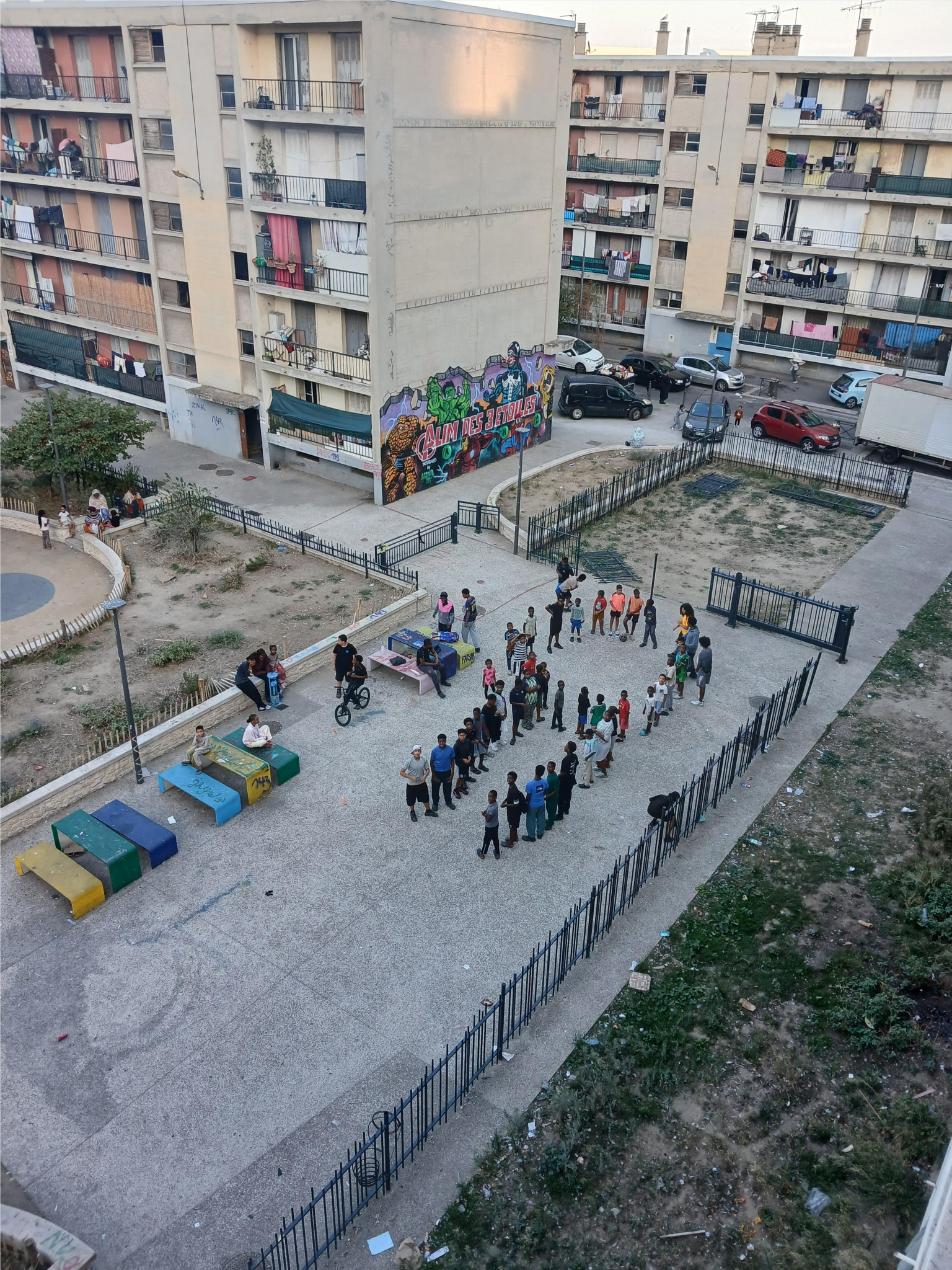 Une raquette humaine géante formée à Marseille