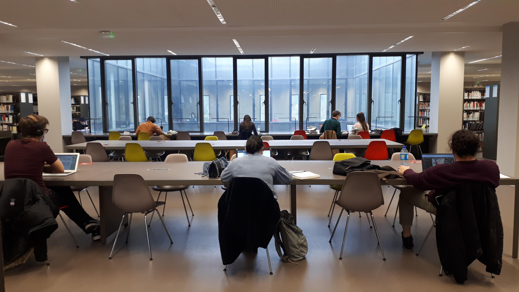 Insee : le diplôme paye encore mais la région peine à recruter